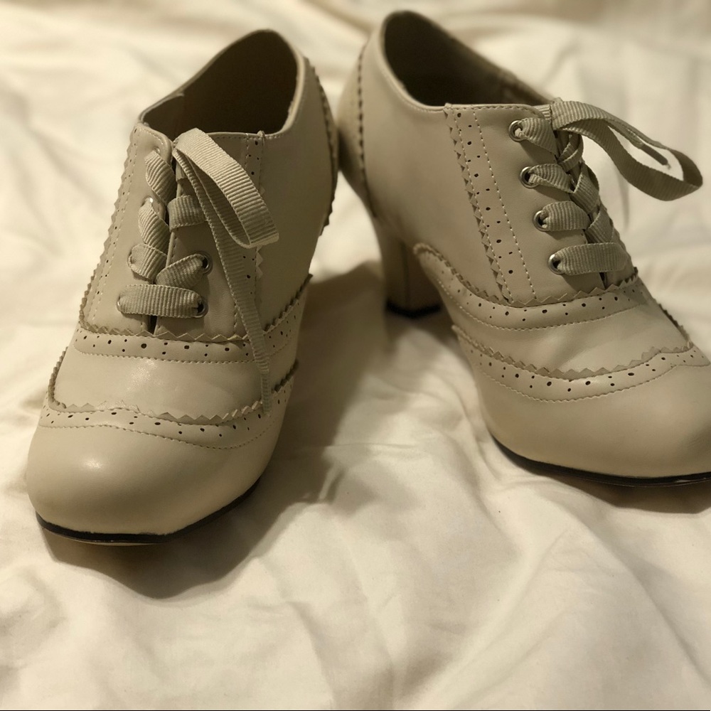 Oxford Heels in Cream